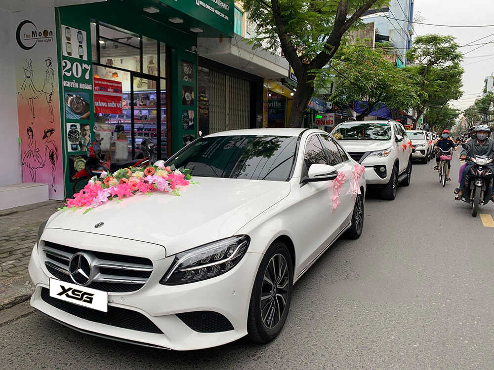 Giá Cho Thuê Xe Hoa, Thuê Xe Cưới TPHCM - Xe Mercedes Mui Trần
